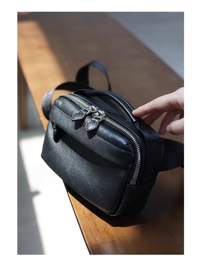 柔らかいヌメ革】2層ファスナーで仕分け上手 牛革のミニボックス