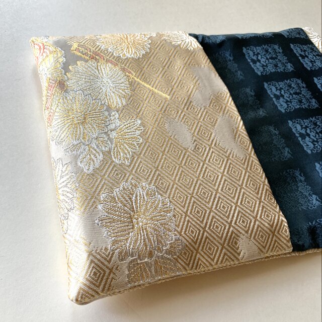 うさ／御朱印帳入れ、数寄屋袋 ハンドメイド うさぎと花柄 数寄屋袋 ご朱印帳入れ 御朱印帳