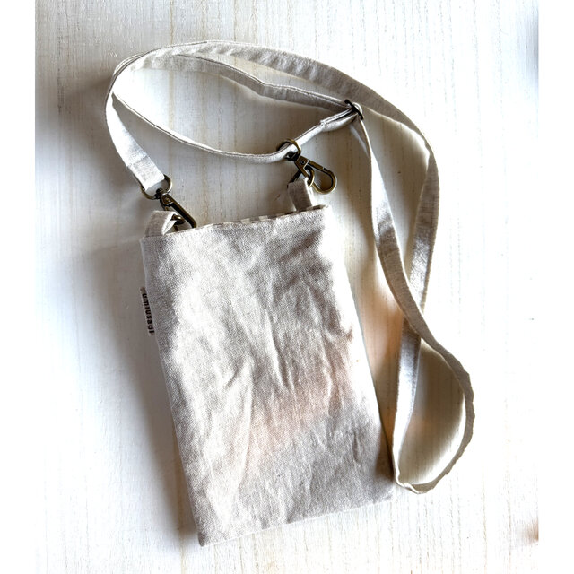 白っぽいリネン・シンプルスマホショルダーA