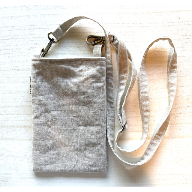 白っぽいリネン・シンプルスマホショルダーB