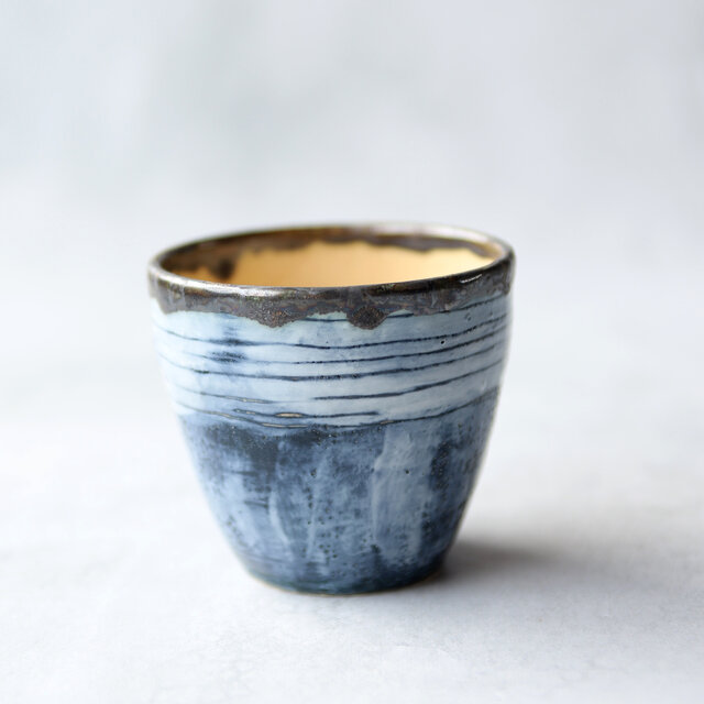藍の陶器フリーカップ