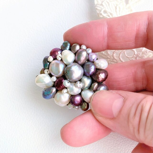 パール・ブーケ～バロック淡水真珠のブローチ（ホワイト・シルバー