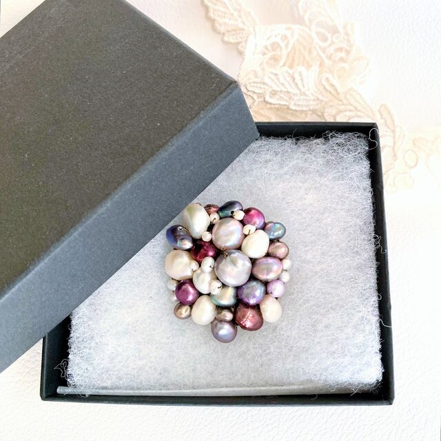 パール・ブーケ～バロック淡水真珠のブローチ（ホワイト・シルバー