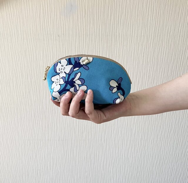 ラウンドファスナーポーチ 北欧の民族調花柄 | iichi 日々の暮らしを
