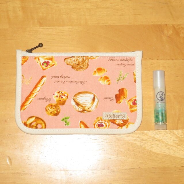 3月8日まで】ミニフラットポーチ☆パン柄（ピンク） | iichi 日々の