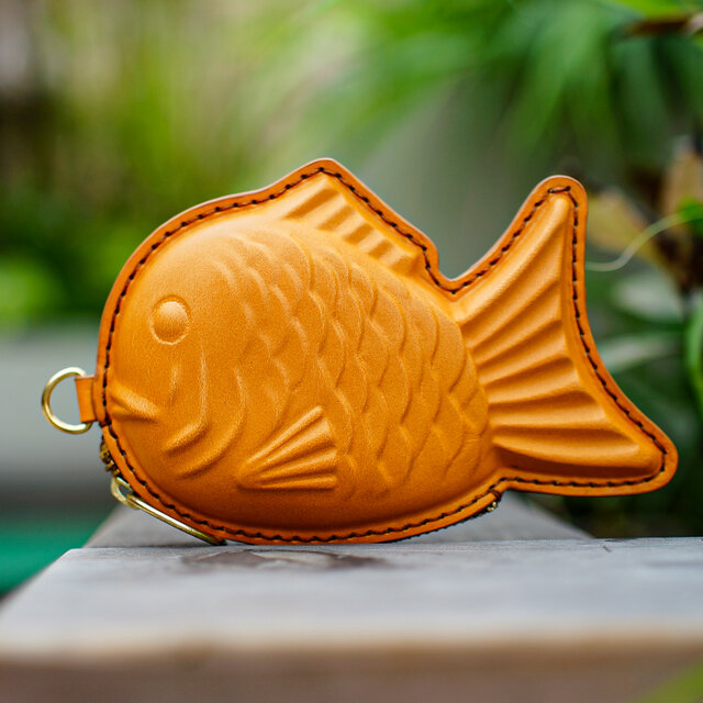 本革たい焼き小物入れ【黄櫨染／こうろぜん】