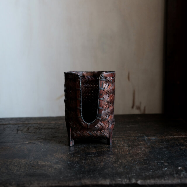 茶杯や猪口の収納に◆中国産　竹製 細工網代編 碗筒 茶杯入れ　猪口入れ　煎茶碗入 煎茶道具　古道具　古民家　i1