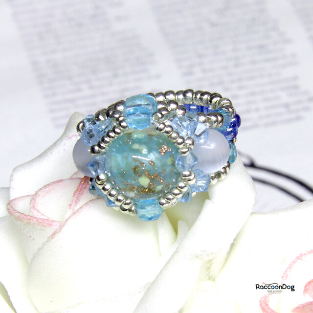 銀河アクアマリンの煌めきリング（グラスビーズ チェコビーズ ビーズ