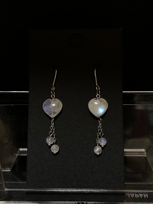 天然石ピアス Ｎｏ．1・最終お値下げ！ブルームーンストーンのピアス 天然石ピアス No．1・最終お値下げ！ブルームーンストーンのピアス