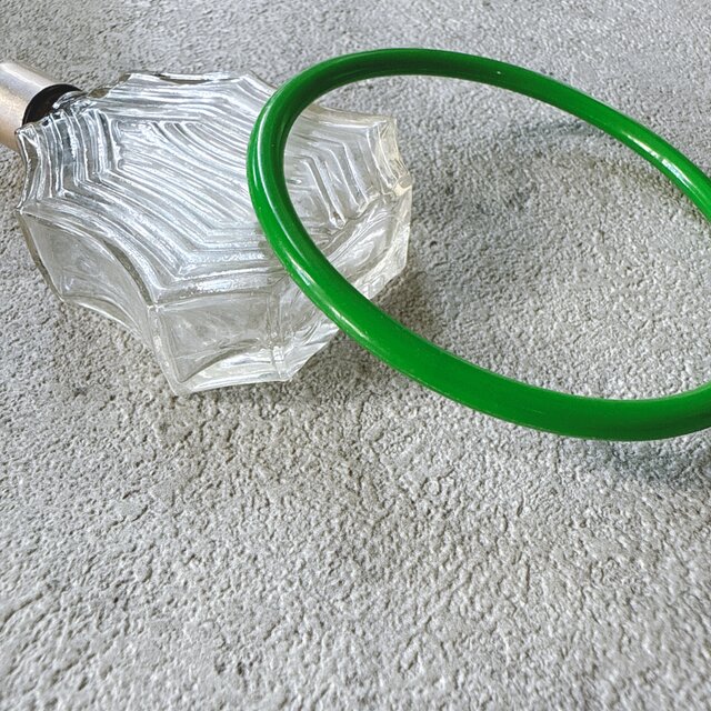 B158-ヴィンテージブレスレット U.S.A. 1960〜70s Green Acrylic Bracelet