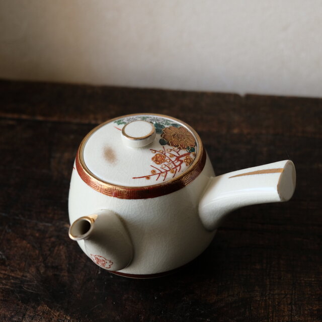 サマー特価¥4400→¥2000】赤と白に芍薬◇九谷焼 花文赤絵金彩急須 丁寧
