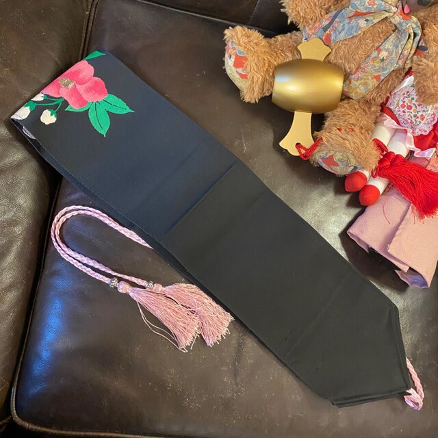 名古屋帯 リメイク サッシュベルト 飾り帯 和洋折衷 ハンドメイド レトロ 古着 L〜LL対応 緋色に咲く大輪の華・絢爛 ROB-186 名古屋帯 リメイク サッシュベルト 飾り帯 和洋折衷 ハンドメイド