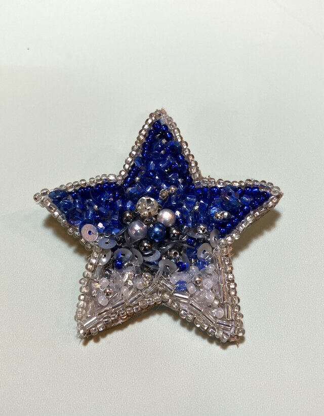 キラキラ星のブローチ