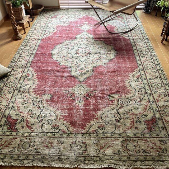 45×91 アンティークレッド　草花模様　擦れシャビーなトルコヴィンテージラグ 45×91 アンティークレッド 草花模様 擦れシャビーなトルコ
