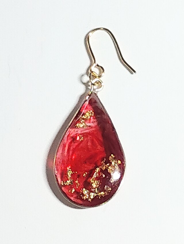 滴りレジンピアス・イヤリング | iichi 日々の暮らしを心地よくする