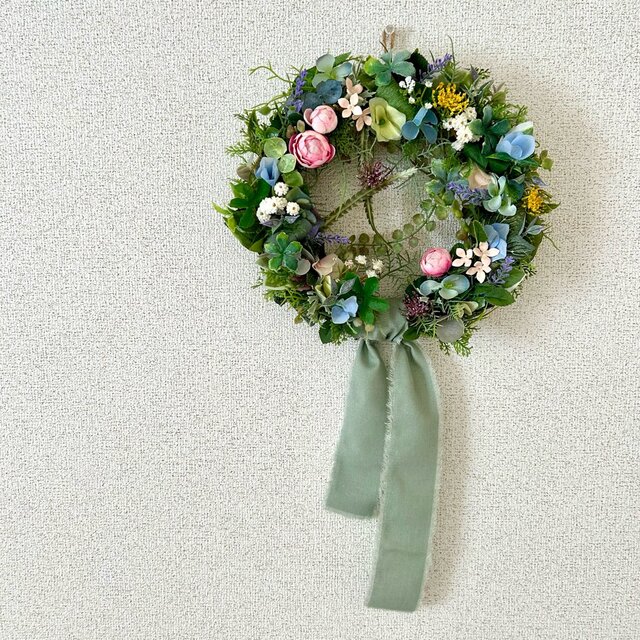 長いリボンが垂れ下がる＊風鈴型リース【Ａ】