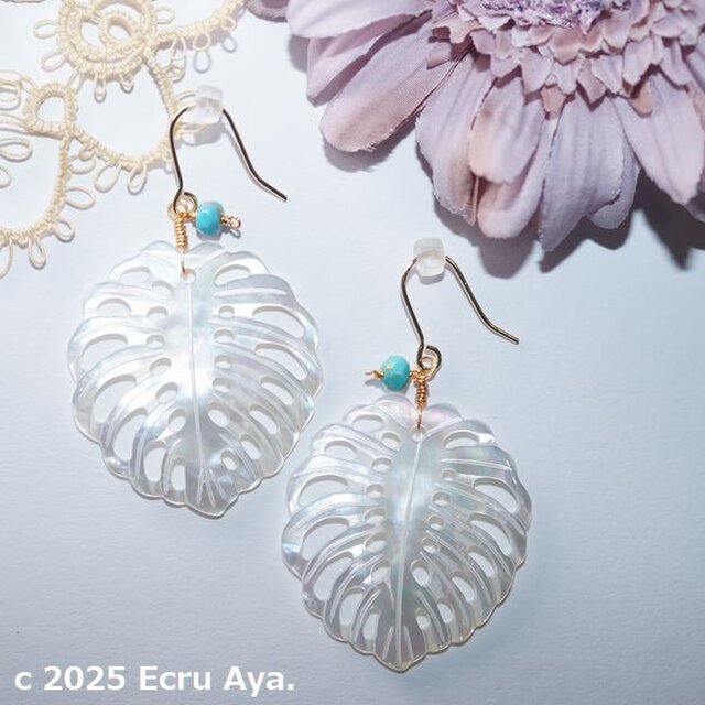 *希望の光を導くⅡ*モンステラとスリーピングビューティのピアス