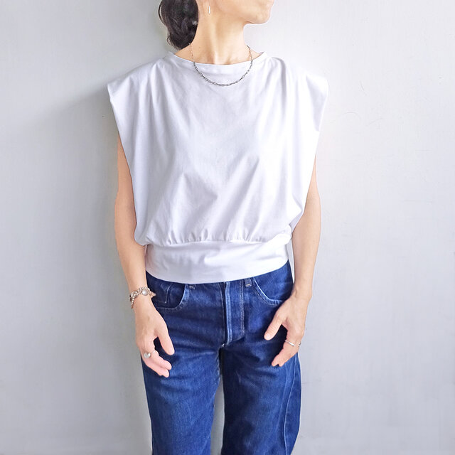 ２サイズ　ノースリーブフェミニンTシャツ（ホワイト）