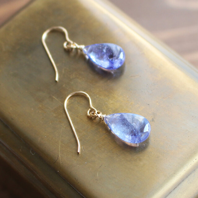 ✨夕暮れのヴァイオレットブルー✨ タンザナイト【L】のピアス（K14GF）※イヤリングに変更可