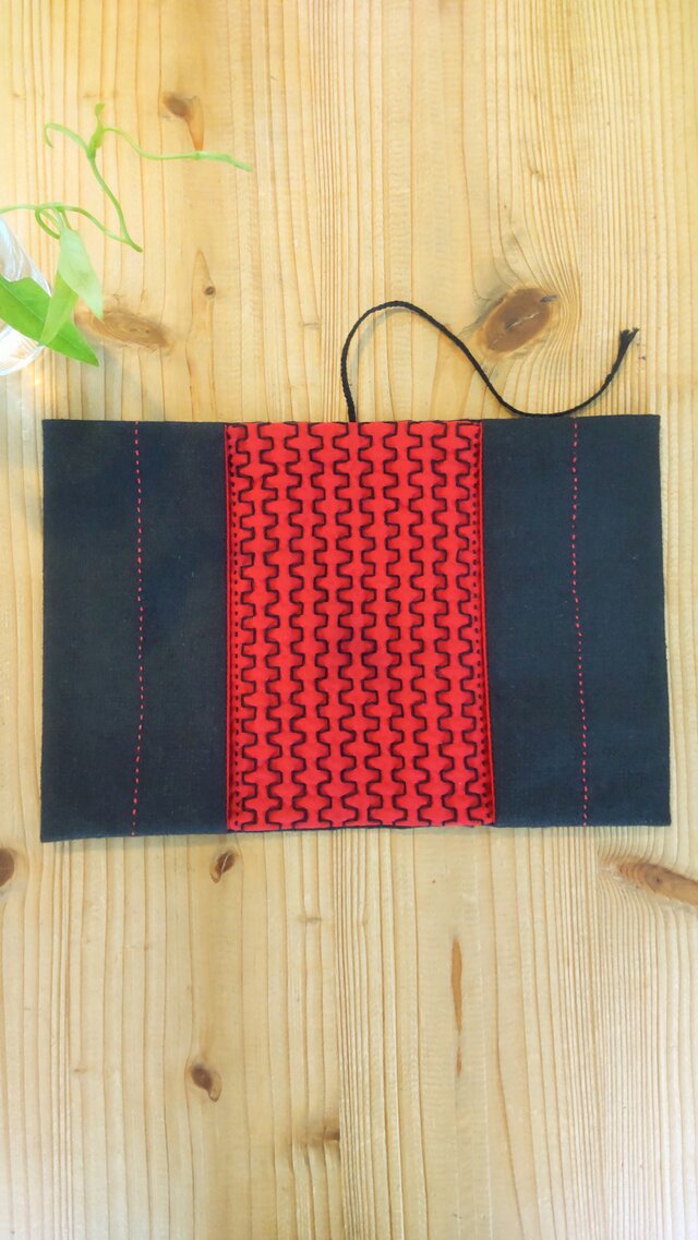 怪談話の文庫本カバー(肋骨)