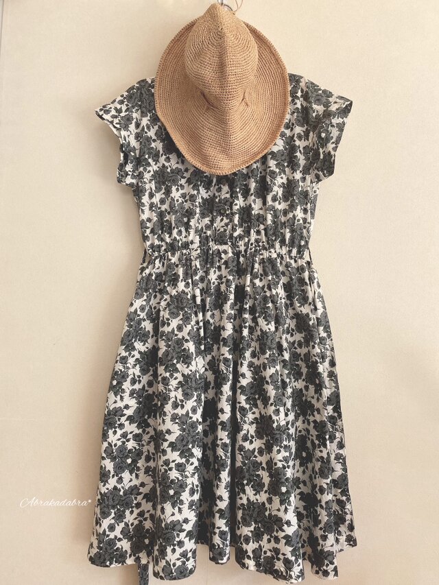 ※ SALE商品です*( ᐛ )و! Liberty Carline Rose フレンチスリーブ•シャツ　ワンピース（大人）