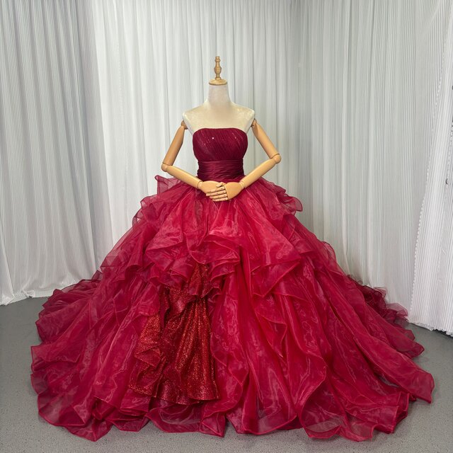 豪華！カラードレス ボルドー色 ベアトップ キラキラスパンコール ラッフルフリル ボリュームドレス 花嫁