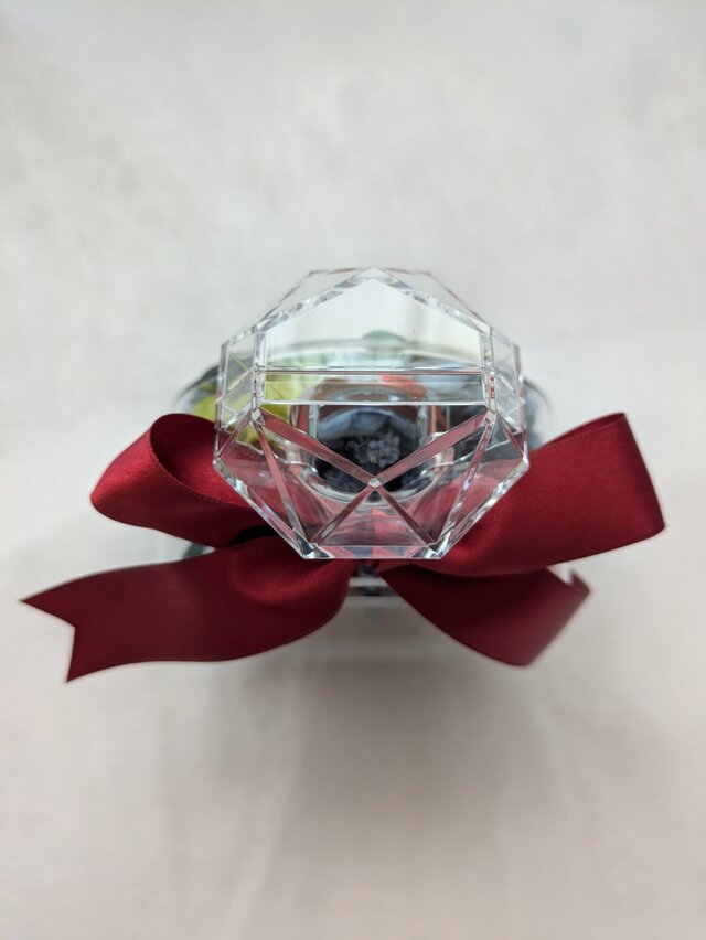 プリザーブドフラワー／青と赤の薔薇が混ざり合う魔法の香水瓶アレンジ
