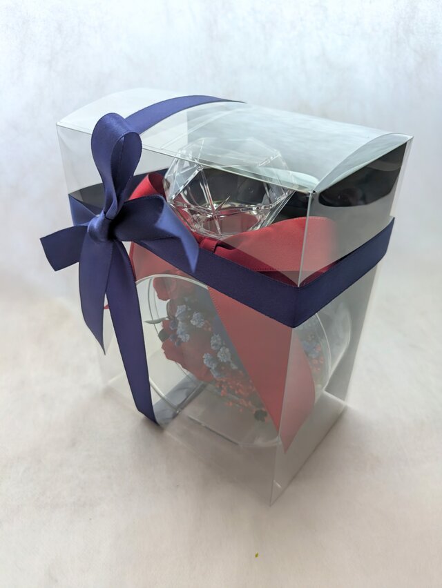 プリザーブドフラワー／青と赤の薔薇が混ざり合う魔法の香水瓶アレンジ