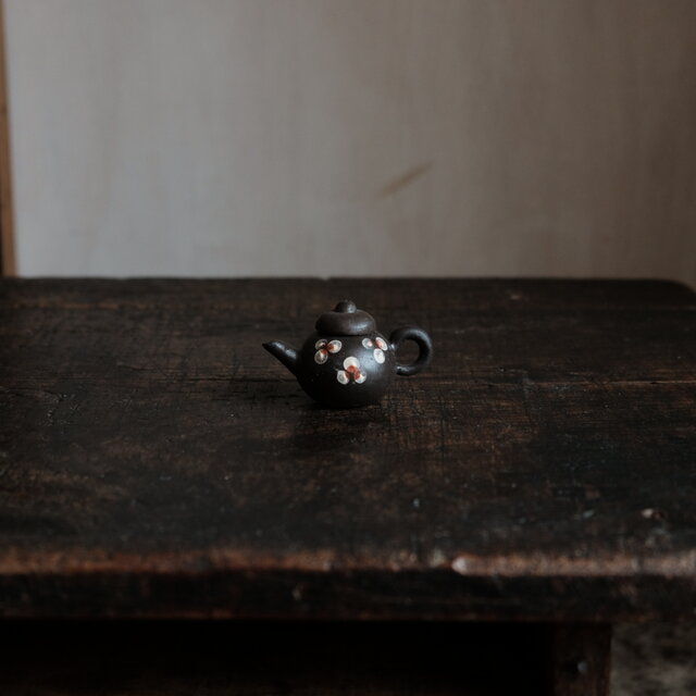 小ぶりで可愛い◆中国産　小ぶり陶器製ミニチュア急須　インテリアオブジェ　古民家　古道具　可愛い