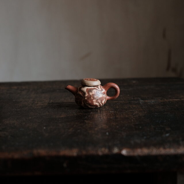 小ぶりで可愛い◆中国産　小ぶり陶器製ミニチュア急須　インテリアオブジェ　古民家　古道具　可愛い