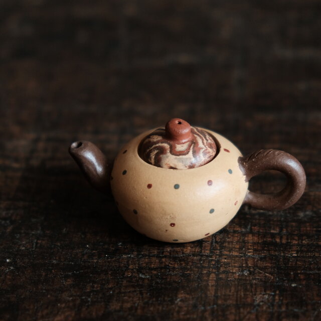 【美品】急須　茶器　陶器　オブジェ　置物　インテリア　工芸品　美術品　A2666 美品】急須茶器陶器オブジェ置物インテリア工芸品美術品A2666