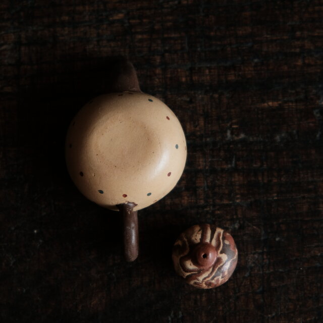 陶製の 小さな 乳鉢 臼 あるいは中国の化粧道具 古道具 アンティーク オブジェ 陶製の 小さな 乳鉢 臼 あるいは中国の化粧道具 古道具