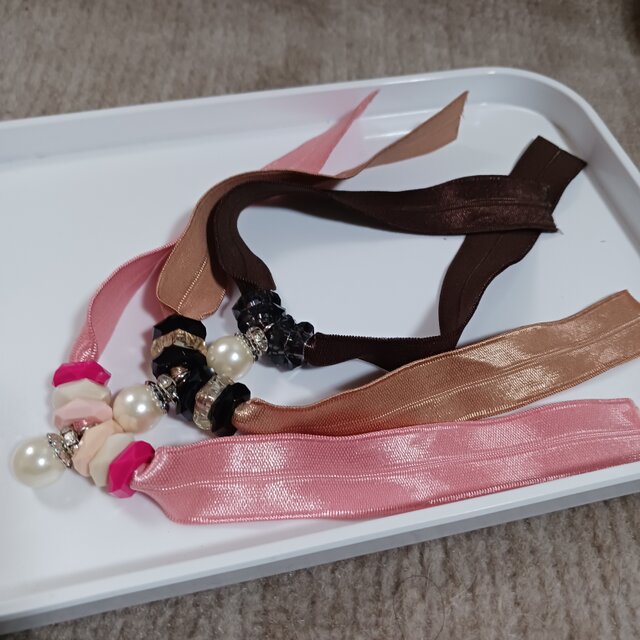 パール付きヘアタイ　ヘアゴム