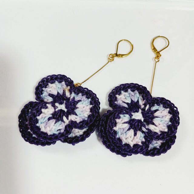 パンジーピアス