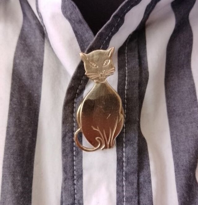 真鍮ブラス製=ゴールド　猫型シャツボタンカバー　結婚、成人式、古着ファッションに