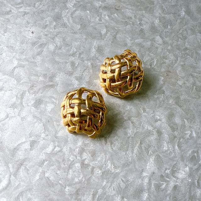 YM135-【 Monet 】モネ・ヴィンテージイヤリング 1970s Gold Tone Basket Weave