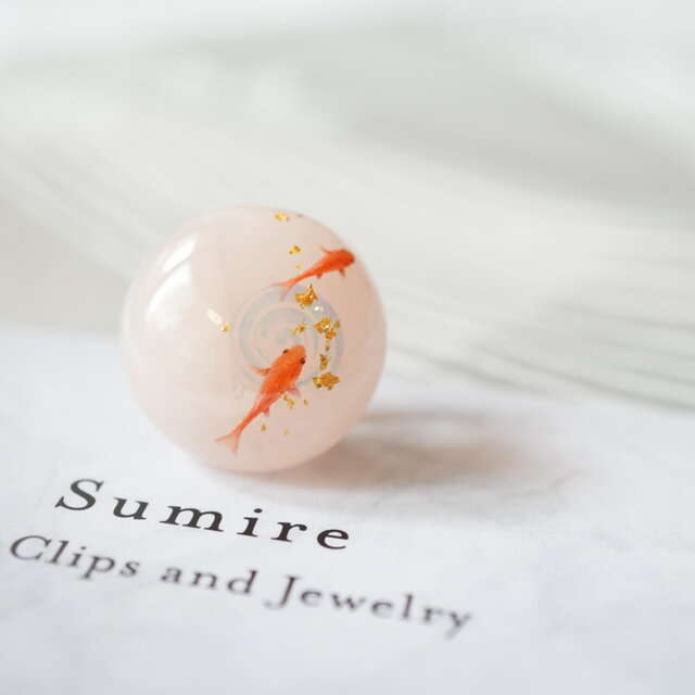 天然石ローズクォーツと金魚の帯留め ポニーフック