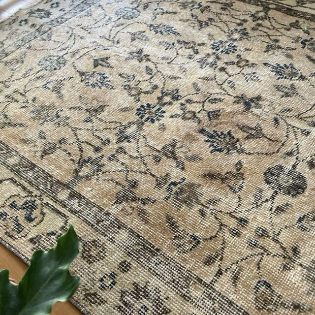 伝統ボタニカル193×293カフェラテベージュ　グリーン　トルコヴィンテージラグ 貴重106×203 ミルクティー草花ボタニカル柄 トルコヴィンテージ