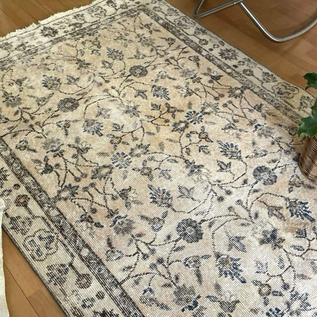 119×119 ボタニカル模様　クリームベージュ　正方形　トルコヴィンテージラグ 140×200] トルコラグ ボタニカル | 【公式】LOWYA(ロウヤ) 家具