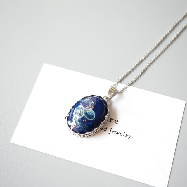 このラピスラズリたん、綺麗！ラピスラズリのネックレスたん！ 天然石ラピスラズリとクラゲのペンダント ネックレス 金箔 24K | iichi