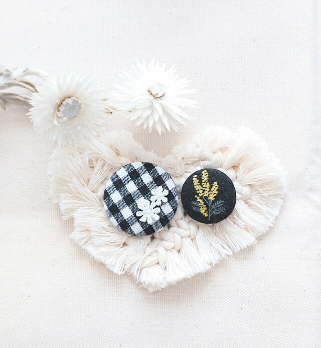 ★くるみボタンブローチ★