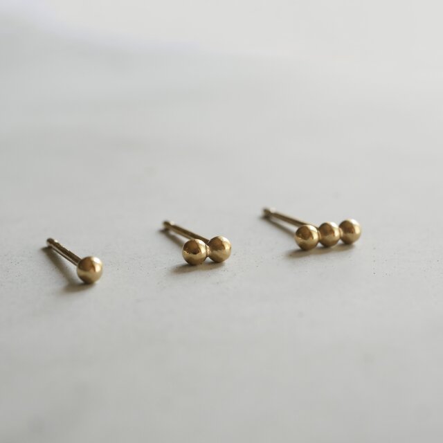 《選べる1粒～3粒》14kgf 極小2mmミニ丸玉ボール シンプルピアス 片耳販売 金属アレ対応 メンズにも 夏アクセ