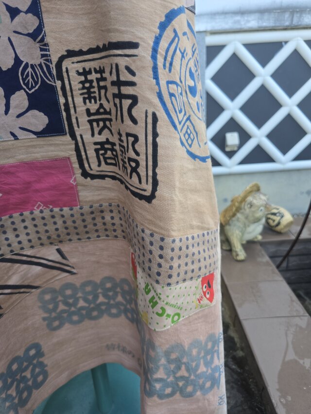 着物リメイク　柿渋染め繋ぎ合わせ　ワンピース　手拭い　風呂敷 猫柄の手ぬぐいと浴衣の柿渋染めワンピース 手ぬぐいリメイク