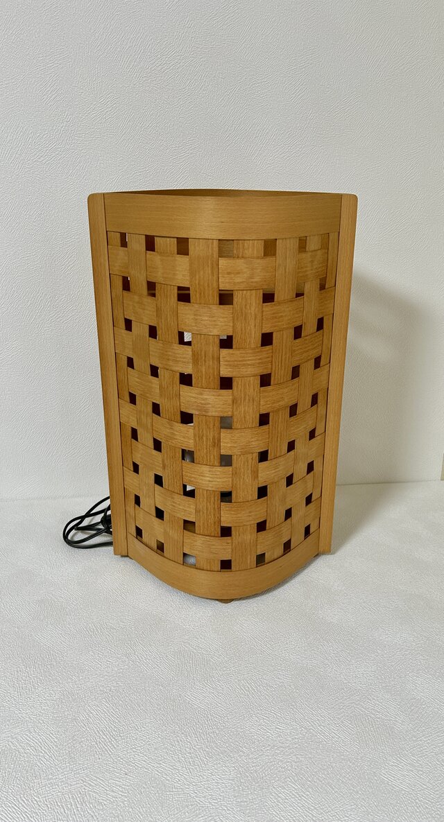 ブナ無垢材を天然オイルで仕上げたライト