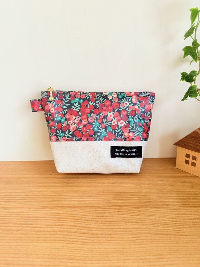 ラミネートのポーチ（リバティ・ウィルトシャー）