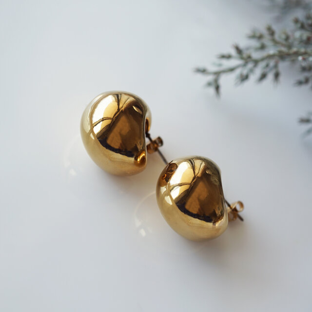 ぷっくり、軽い。暁月夜のピアス☆サージカルステンレス・中空モチーフ