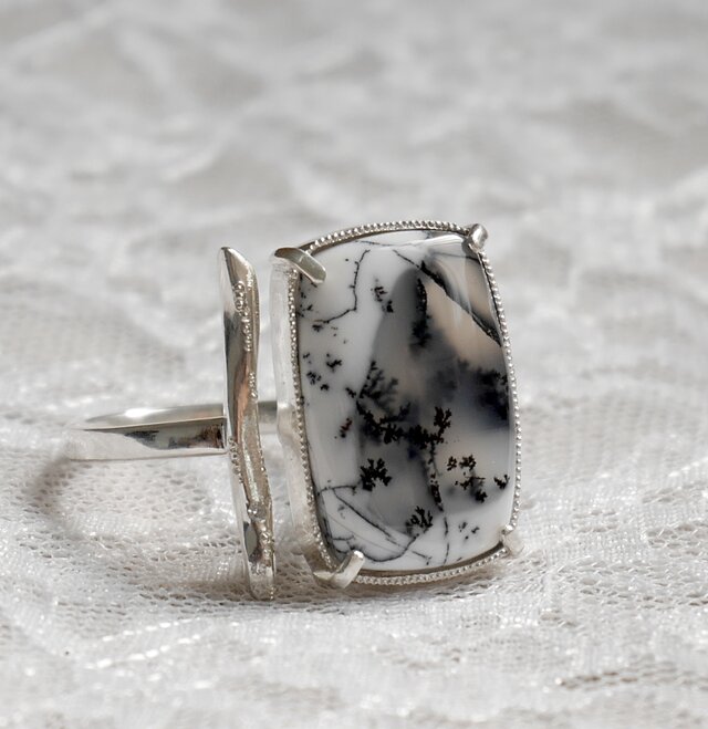 春じたく〜雪解けに降るなごりゆき〜デンドライトオパールオープンリング