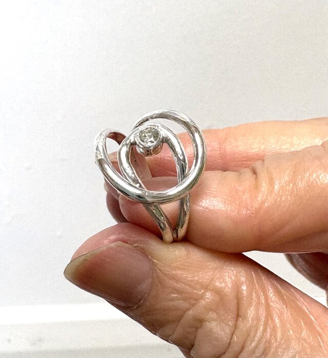 シルバー スパイラル ダイアモンドリング | iichi 日々の暮らしを