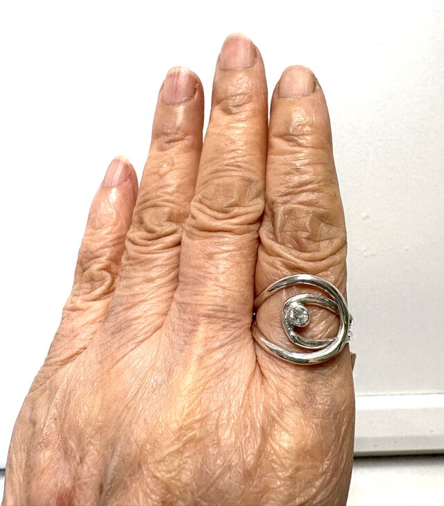 シルバー スパイラル ダイアモンドリング | iichi 日々の暮らしを