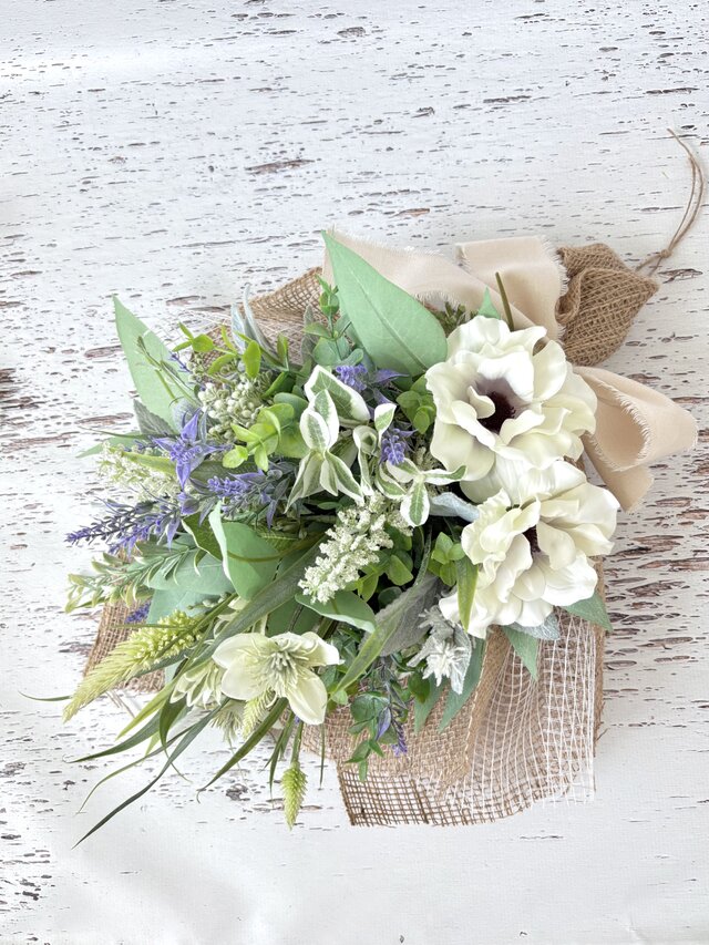 アネモネとラベンダーのグリーンスワッグ